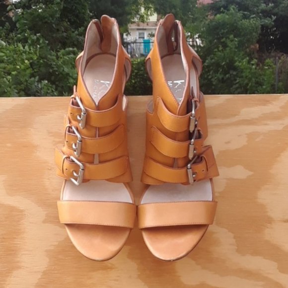 Michael Kors cognac leather sz 9 buckle heels GUC - Picture 9 of 16